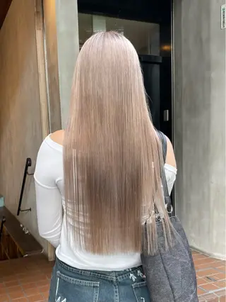 ロング カラー akane .のヘアスタイル