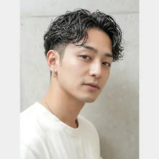 メンズ パーマ ラフパーマ🤎ベージ ュカラー🤎annaのヘアスタイル