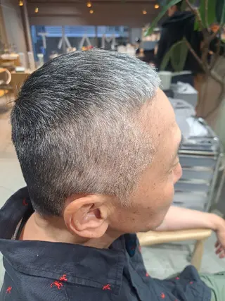 ショート クボ タのヘアスタイル