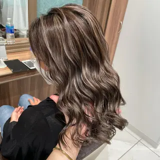 ロング カラー ヘアアレンジ 白髪ぼかしハイライト 茗荷谷駅徒歩2分のヘアスタイル