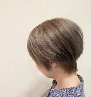 ショート カラー 縮毛矯正/ レイヤー/ミディアムのヘアスタイル