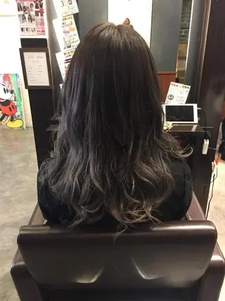 ロング 金澤 愛のヘアスタイル