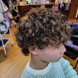 メンズ 特殊パーマ 片山恭兵のヘアスタイル