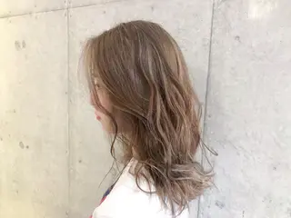 セミロング カラー 藤原 ちひろのヘアスタイル