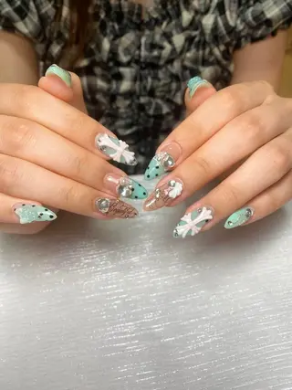 ネイル ユリ🎀長さだし/ パラジェル/持ち込みのネイルデザイン