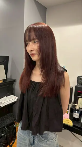 ロング カラー 紅都🫧 透明感水光カラーのヘアスタイル