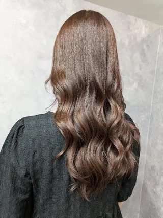 カラー ロング 佐藤 璃咲のヘアスタイル