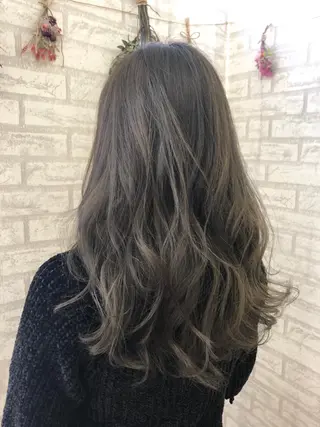 ロング カラー クボキ サヤのヘアスタイル