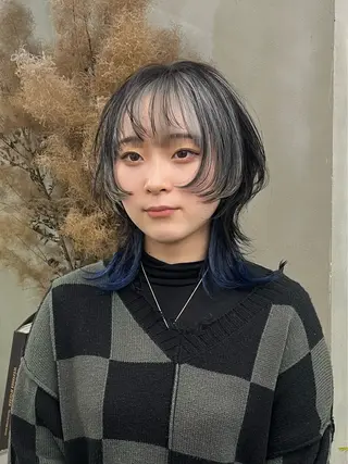 ミディアム カラー イツク ⚡️ ルーツ/ハイトーンのヘアスタイル