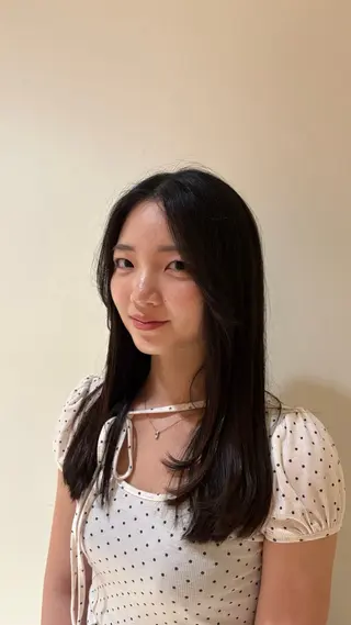 セミロング 山谷 千夏のヘアスタイル