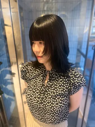 ミディアム カラー ᴍᴏᴇ 〈 en. 〉のヘアスタイル