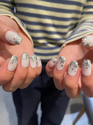 ネイル aoba🧁🎹 カラー/ネイルのヘアスタイル