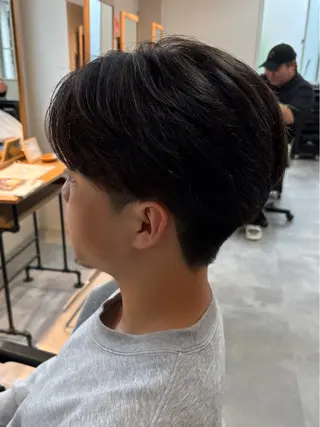 メンズ 保立フェザーパーマ 大人メンズヘア船橋駅のヘアスタイル