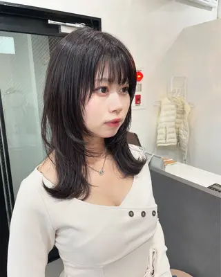 セミロング カラー uru" すずきさゆりのヘアスタイル