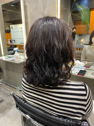 セミロング パーマ 透明感カラー🌿 グレージュ🐺陽介のヘアスタイル