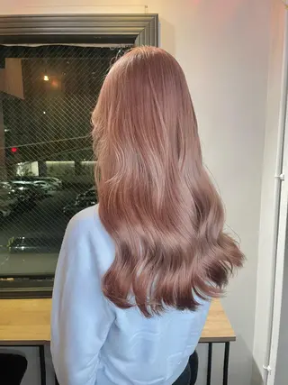 ロング 安田和洋 ブリーチカラー特化のヘアスタイル