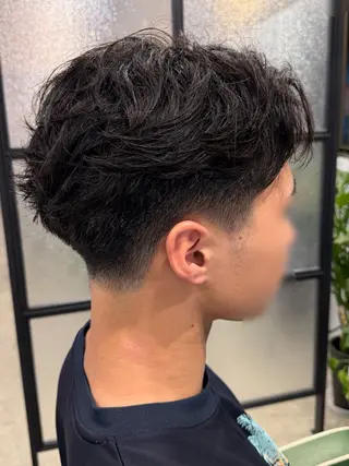 ショート パーマ メンズ 高橋 奎太のヘアスタイル