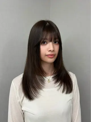 セミロング mitty aikaのヘアスタイル