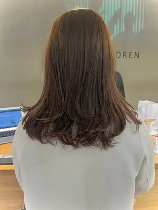セミロング 似合わせレイヤー ＆縮毛矯正のヘアスタイル