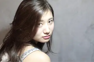 ミディアム カラー 松田 由貴のヘアスタイル