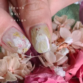ミディアム ネイル Blowe ニュアンスのネイルデザイン