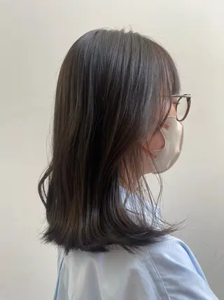 ミディアム カラー kana .のヘアスタイル