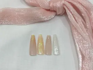 ネイル yuri目黒/恵比寿 🌙ワンホン長さ出しのネイルデザイン