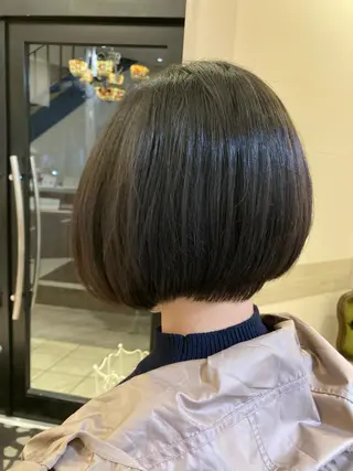 ミディアム 佐藤 睦月のヘアスタイル