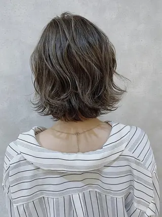 ショート カラー MOU namba ムウナンバのヘアスタイル