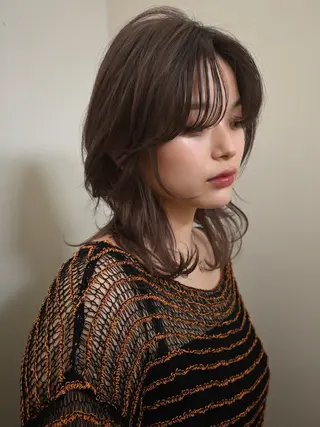ミディアム aya / ニュアンスカラーのヘアスタイル
