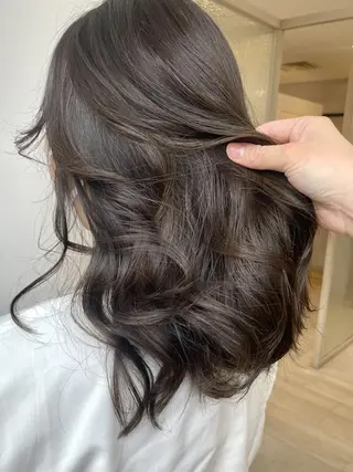 セミロング ミラーボール アカデミー枠のヘアスタイル