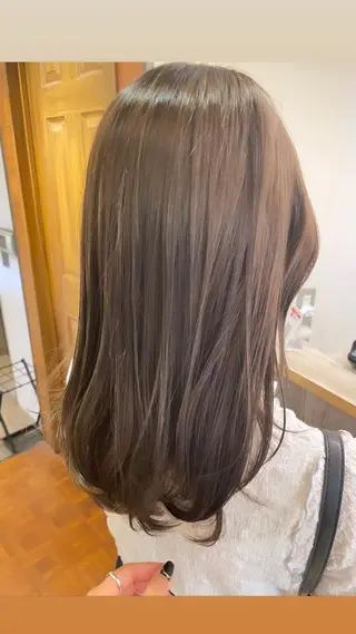 セミロング カラー ヘアアレンジ REONA🪽✨薬院 レイヤーカット🫧のヘアスタイル