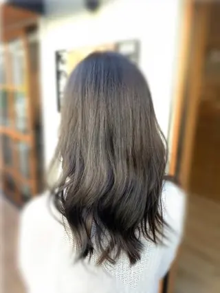 セミロング 友谷 ルーカスのヘアスタイル