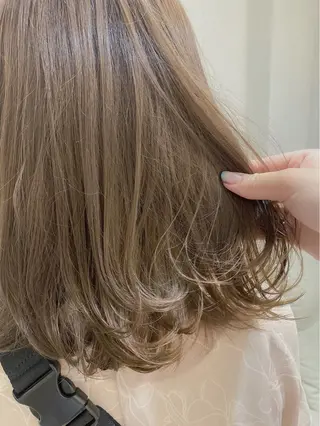 ミディアム カラー nailist mana𖤐´-のネイルデザイン