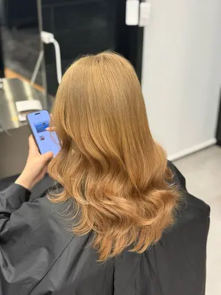 セミロング カラー ミルクティーベージュ MAIのヘアスタイル