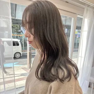 セミロング カラー 顔まわり／髪質改 善／白髪ぼかし／中山のヘアスタイル