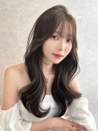 カラー 上品グレージュ🩶 肌なじみカラー🫧のヘアスタイル
