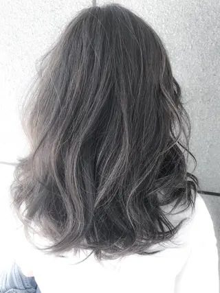 ミディアム カラー BOX mico.のヘアスタイル