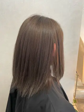 ミディアム カラー 佐藤 結衣のヘアスタイル
