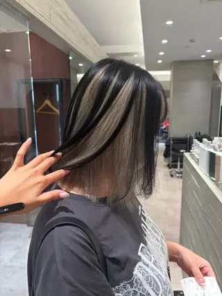 ミディアム カラー サキ🤍ハイトーン 🪩レイヤーカットのヘアスタイル