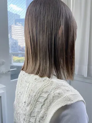 セミロング カラー i'll 未空のヘアスタイル