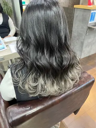 セミロング 推し活に可愛く艶モテ カラー/巻きキョウコのヘアスタイル