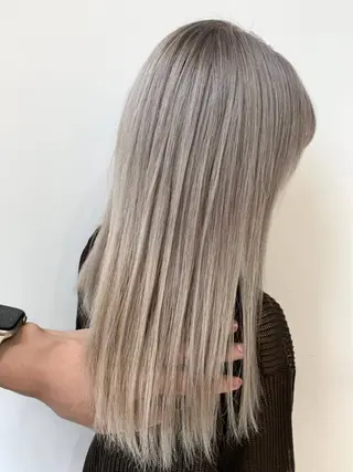 セミロング 【ブリーチ縮毛矯正】 TAKUMIのヘアスタイル