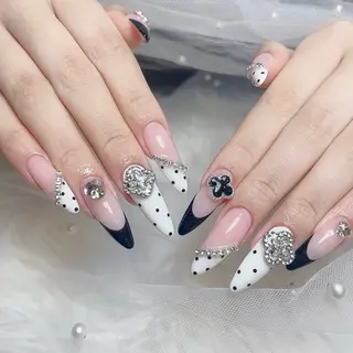 ミディアム Chiin Nailのネイルデザイン