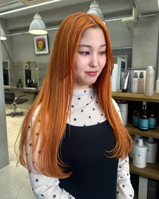 ロング elaka シオンのヘアスタイル