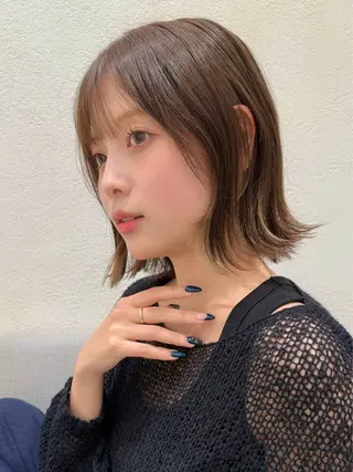 ミディアム 米澤 由衣のヘアスタイル