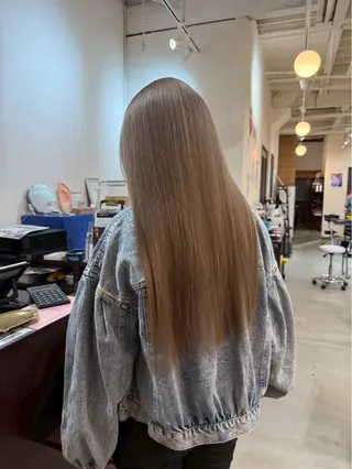 ロング カラー LUCK ユナのヘアスタイル