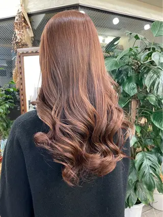 ロング カラー 西尾 成美のヘアスタイル