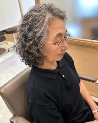 セミロング カラー 久木原 ゆりのヘアスタイル