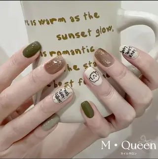 ネイル MQueen ネイルサロンマルのネイルデザイン